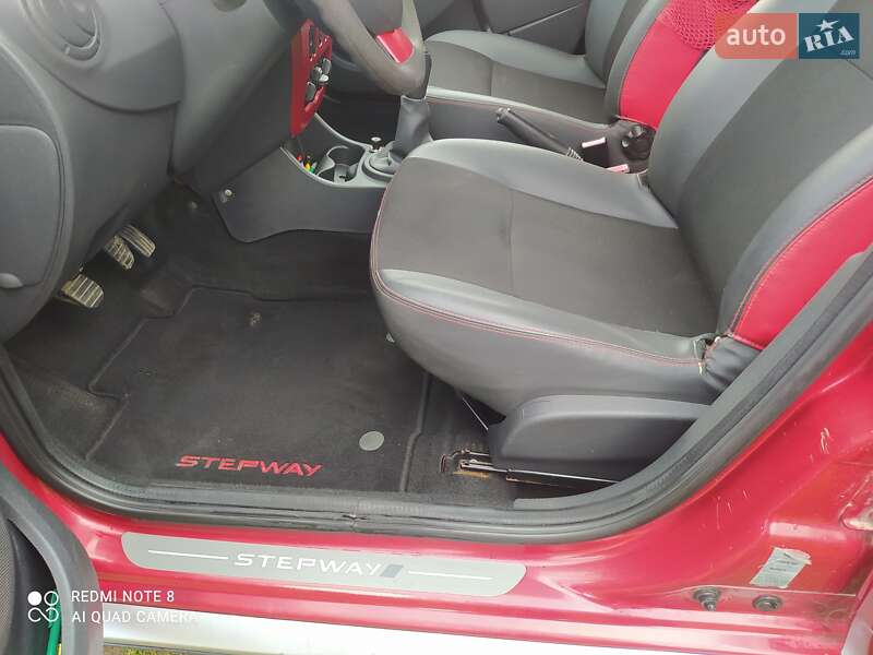 Хетчбек Dacia Sandero StepWay 2012 в Ужгороді