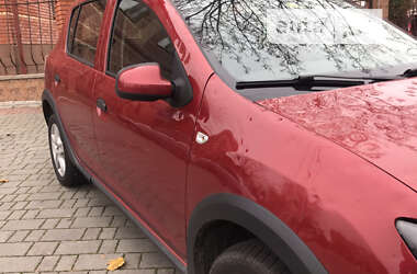Внедорожник / Кроссовер Dacia Sandero StepWay 2013 в Запорожье