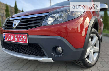 Позашляховик / Кросовер Dacia Sandero StepWay 2010 в Стрию