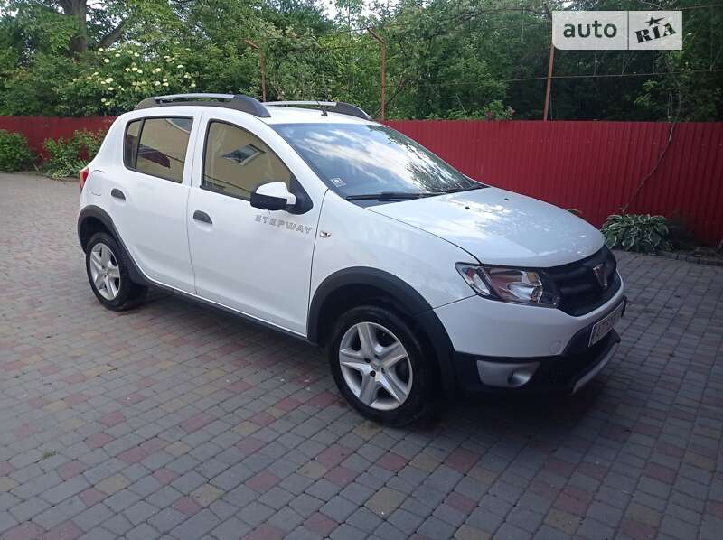 Внедорожник / Кроссовер Dacia Sandero StepWay 2016 в Коломые