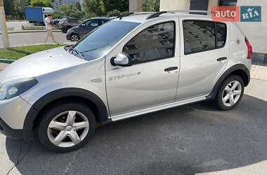 Внедорожник / Кроссовер Dacia Sandero StepWay 2010 в 