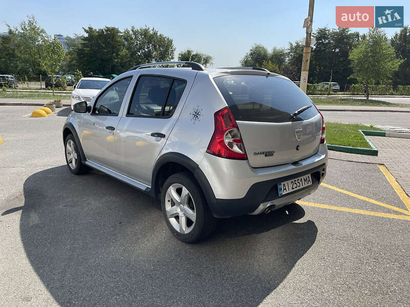 Позашляховик / Кросовер Dacia Sandero StepWay 2010 в Києві фото 4 Позашляховик / Кросовер Dacia Sandero StepWay 2010 в Києві