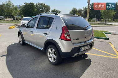 Внедорожник / Кроссовер Dacia Sandero StepWay 2010 в 