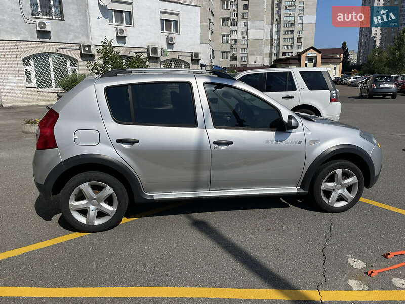 Позашляховик / Кросовер Dacia Sandero StepWay 2010 в Києві фото 7 Позашляховик / Кросовер Dacia Sandero StepWay 2010 в Києві