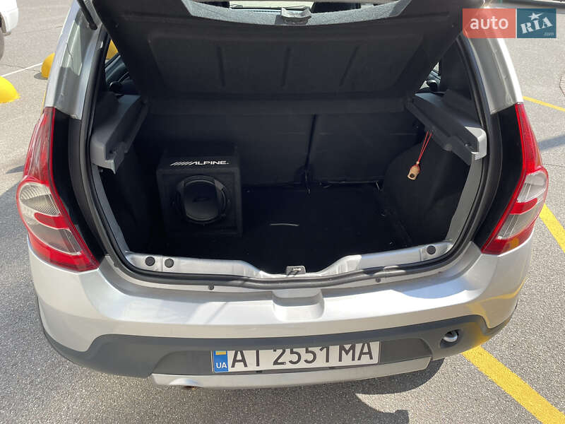 Позашляховик / Кросовер Dacia Sandero StepWay 2010 в Києві фото 9 Позашляховик / Кросовер Dacia Sandero StepWay 2010 в Києві