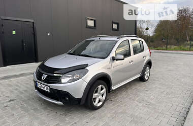 Хетчбек Dacia Sandero StepWay 2010 в Стрию