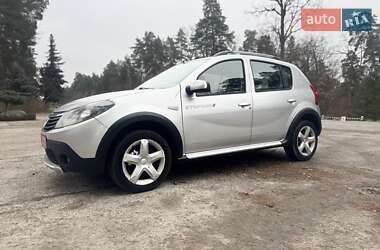 Позашляховик / Кросовер Dacia Sandero StepWay 2011 в Шепетівці