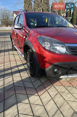 Внедорожник / Кроссовер Dacia Sandero StepWay 2011 в Цумани