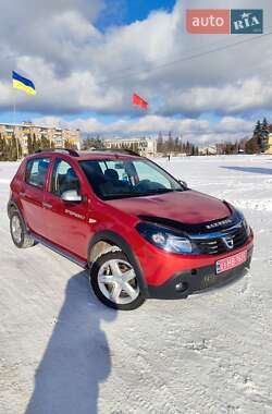 Позашляховик / Кросовер Dacia Sandero StepWay 2011 в Кролевці