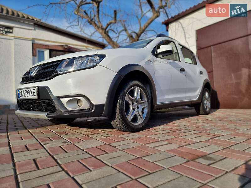 Позашляховик / Кросовер Dacia Sandero StepWay 2015 в Смілі