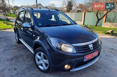 Позашляховик / Кросовер Dacia Sandero StepWay 2011 в Полтаві