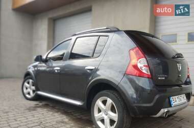 Внедорожник / Кроссовер Dacia Sandero StepWay 2012 в 