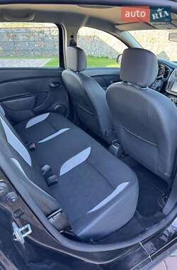 Внедорожник / Кроссовер Dacia Sandero StepWay 2012 в 