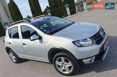 Внедорожник / Кроссовер Dacia Sandero StepWay 2015 в 