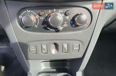 Внедорожник / Кроссовер Dacia Sandero StepWay 2015 в 