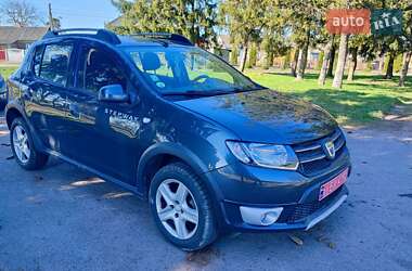 Позашляховик / Кросовер Dacia Sandero StepWay 2016 в 