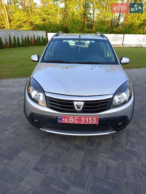Внедорожник / Кроссовер Dacia Sandero StepWay 2010 в 