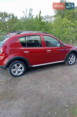 Позашляховик / Кросовер Dacia Sandero StepWay 2011 в 