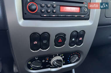 Внедорожник / Кроссовер Dacia Sandero StepWay 2011 в 