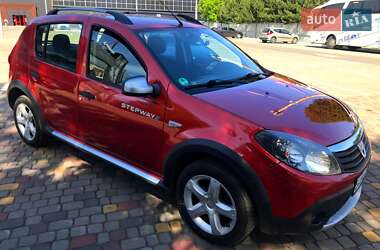 Позашляховик / Кросовер Dacia Sandero StepWay 2010 в 