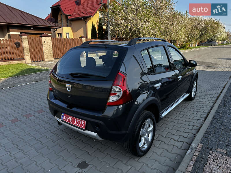 Позашляховик / Кросовер Dacia Sandero StepWay 2012 в Луцьку