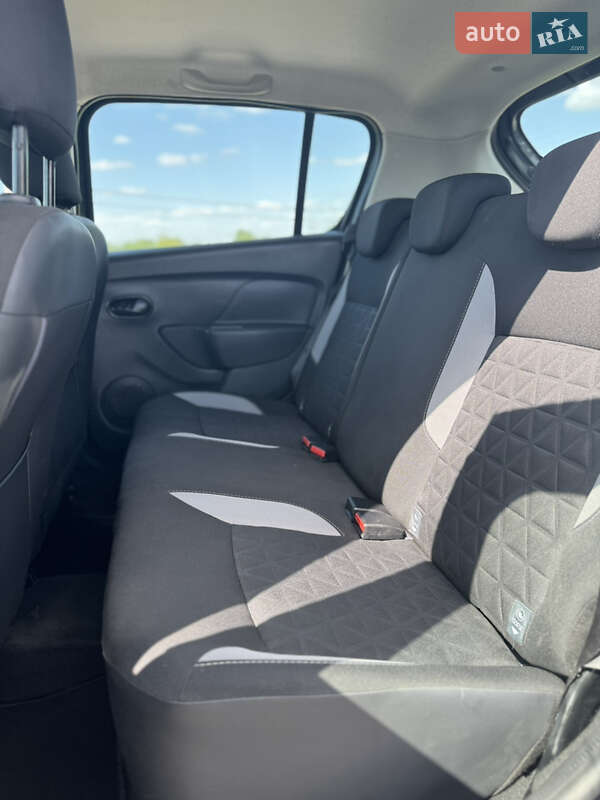 Внедорожник / Кроссовер Dacia Sandero StepWay 2016 в Ровно