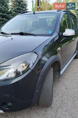 Позашляховик / Кросовер Dacia Sandero StepWay 2009 в 