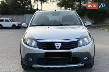 Внедорожник / Кроссовер Dacia Sandero StepWay 2011 в 