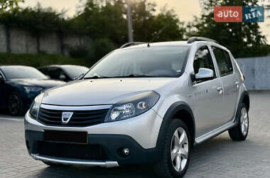 Внедорожник / Кроссовер Dacia Sandero StepWay 2011 в 