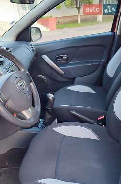 Внедорожник / Кроссовер Dacia Sandero StepWay 2013 в 