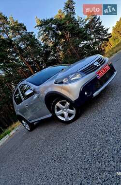 Позашляховик / Кросовер Dacia Sandero StepWay 2010 в Полтаві