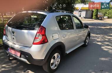 Внедорожник / Кроссовер Dacia Sandero StepWay 2011 в 