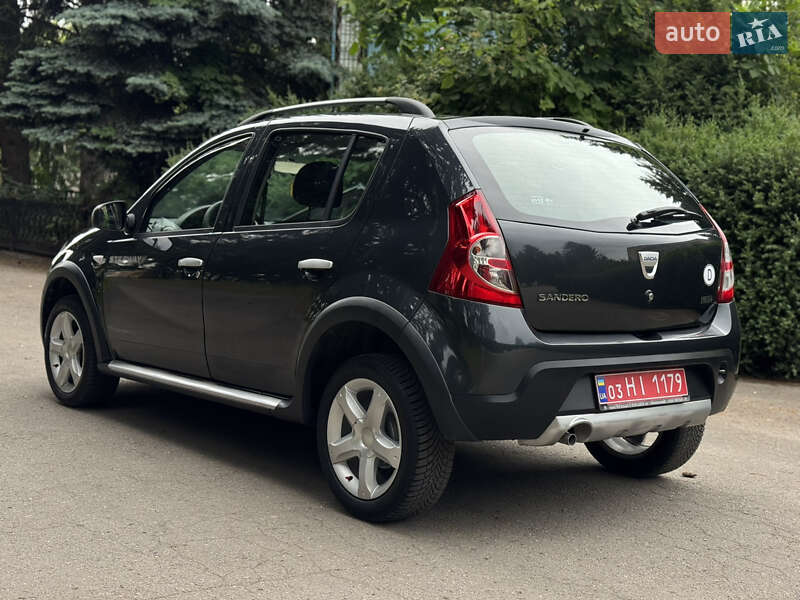 Внедорожник / Кроссовер Dacia Sandero StepWay 2011 в Умани