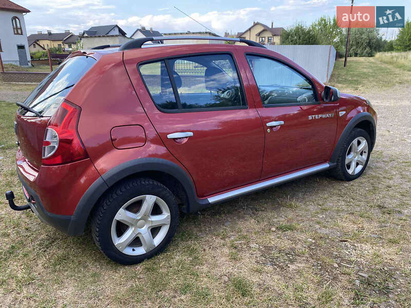 Внедорожник / Кроссовер Dacia Sandero StepWay 2010 в Стрые