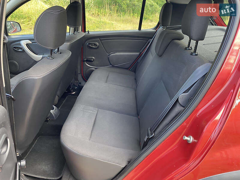 Внедорожник / Кроссовер Dacia Sandero StepWay 2010 в Стрые