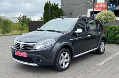 Позашляховик / Кросовер Dacia Sandero StepWay 2012 в Стрию