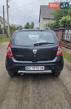 Позашляховик / Кросовер Dacia Sandero StepWay 2011 в 