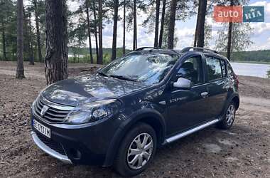 Внедорожник / Кроссовер Dacia Sandero StepWay 2011 в Сарнах