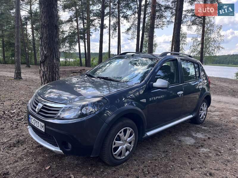 Внедорожник / Кроссовер Dacia Sandero StepWay 2011 в Сарнах