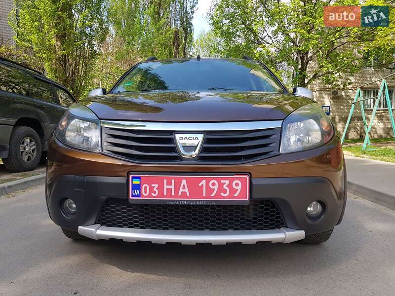 Внедорожник / Кроссовер Dacia Sandero StepWay 2012 в Чернигове
