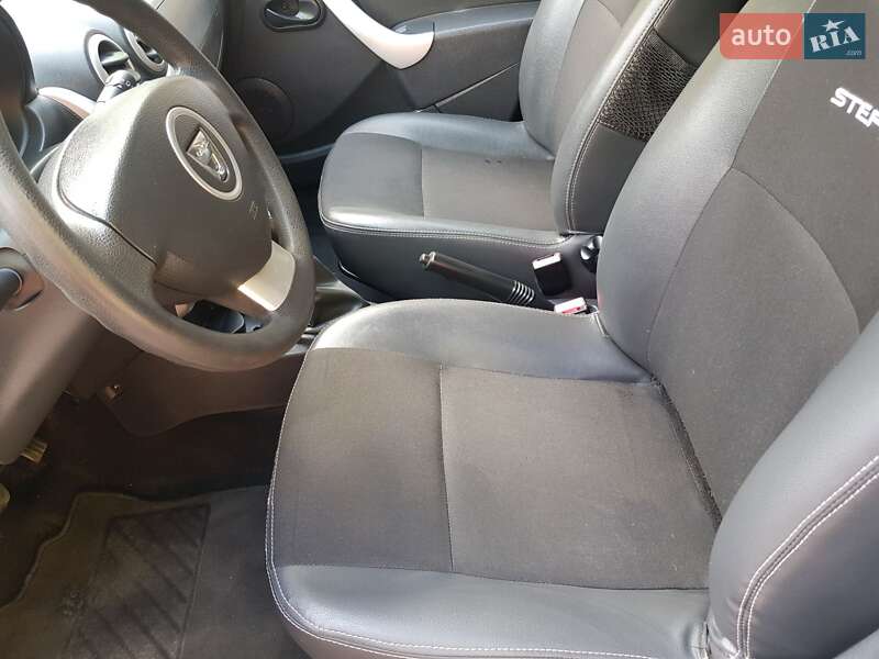 Внедорожник / Кроссовер Dacia Sandero StepWay 2012 в Чернигове