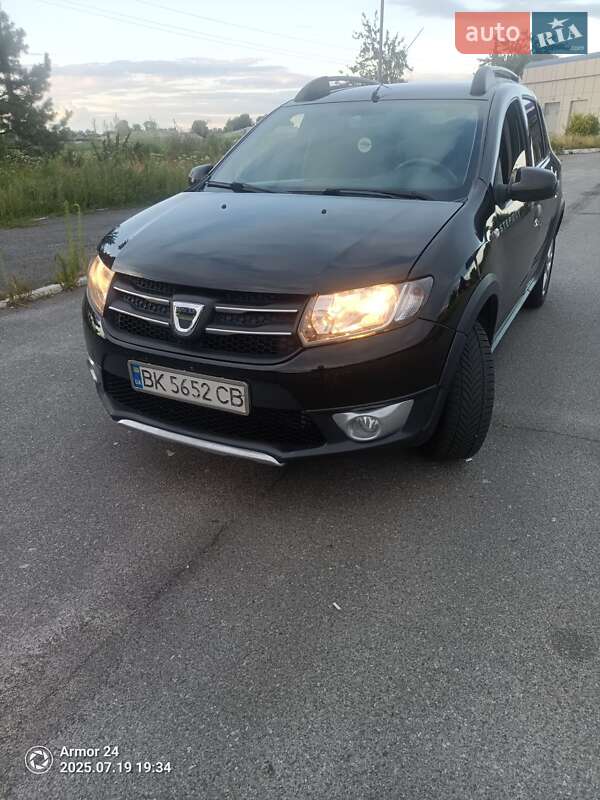 Внедорожник / Кроссовер Dacia Sandero StepWay 2013 в Мене