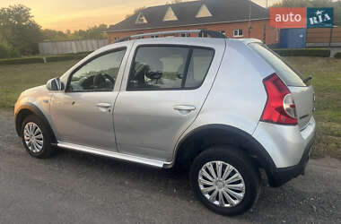 Внедорожник / Кроссовер Dacia Sandero StepWay 2011 в 