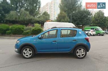 Внедорожник / Кроссовер Dacia Sandero StepWay 2013 в Киеве