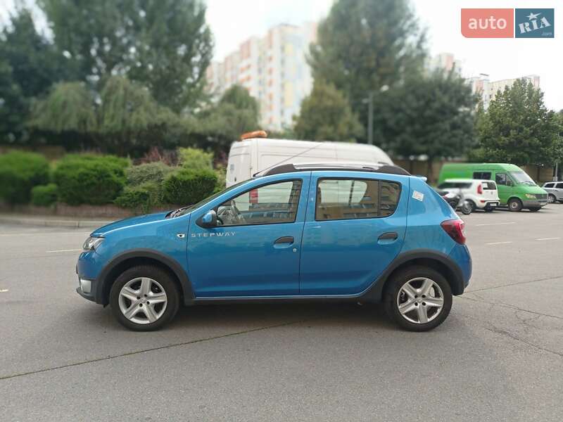 Внедорожник / Кроссовер Dacia Sandero StepWay 2013 в Киеве