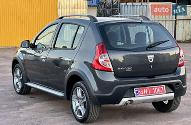 Внедорожник / Кроссовер Dacia Sandero StepWay 2011 в 