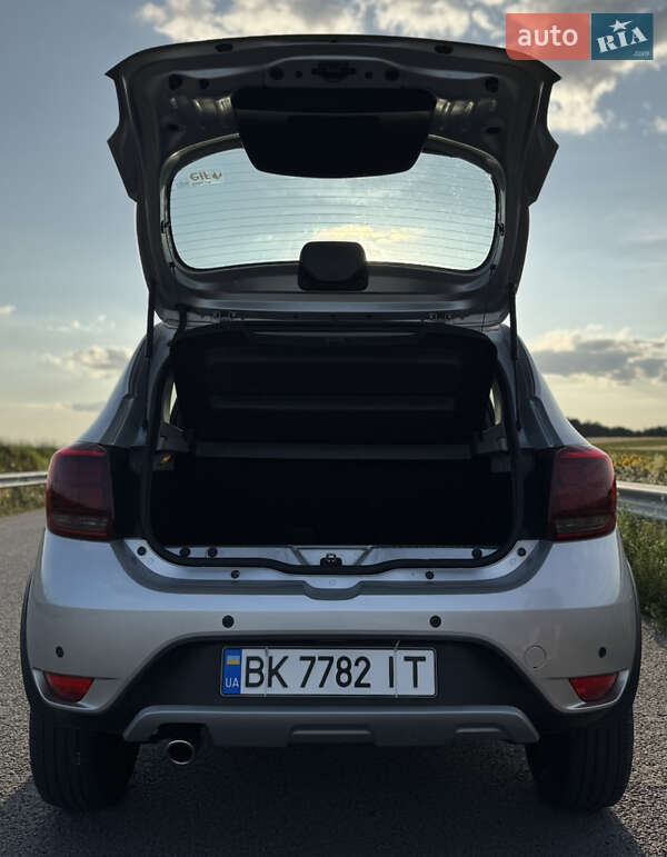 Внедорожник / Кроссовер Dacia Sandero StepWay 2017 в Ровно