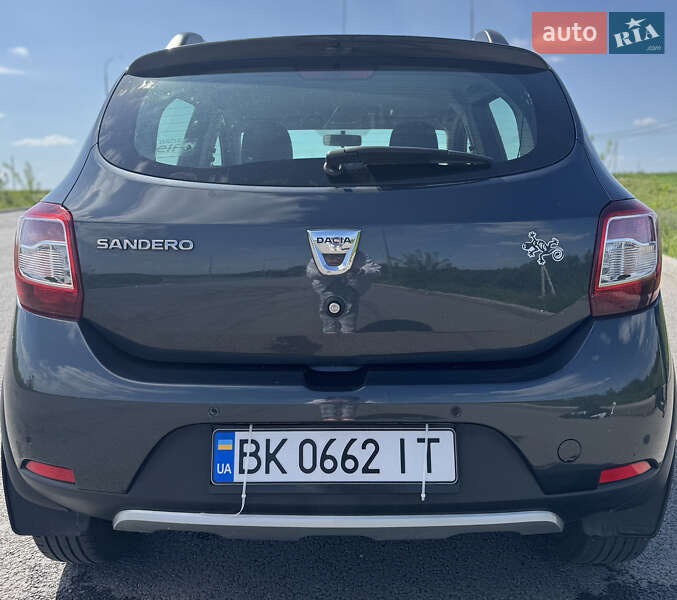 Внедорожник / Кроссовер Dacia Sandero StepWay 2016 в Ровно