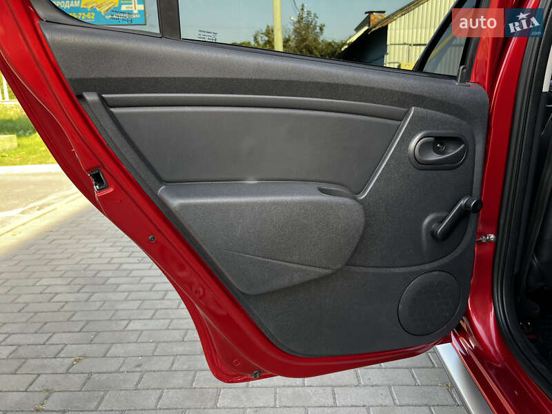 Внедорожник / Кроссовер Dacia Sandero StepWay 2009 в Полтаве