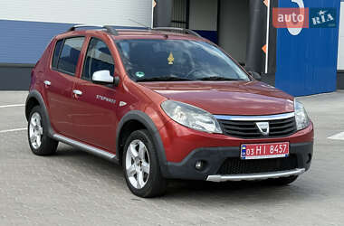 Позашляховик / Кросовер Dacia Sandero StepWay 2011 в 